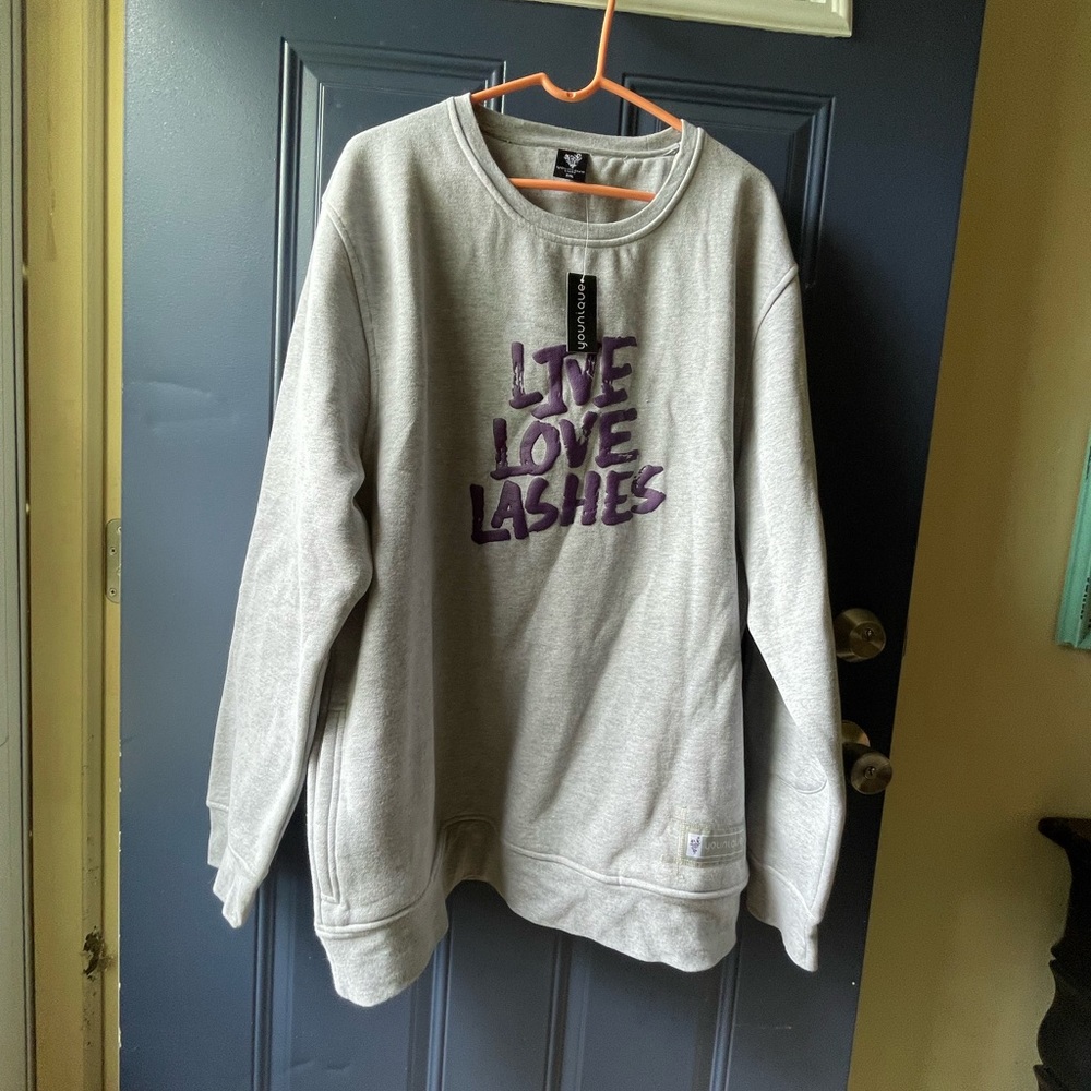 Younique, ladies, 2x, sweatshirt with pockets! Live, love, lashes NWT